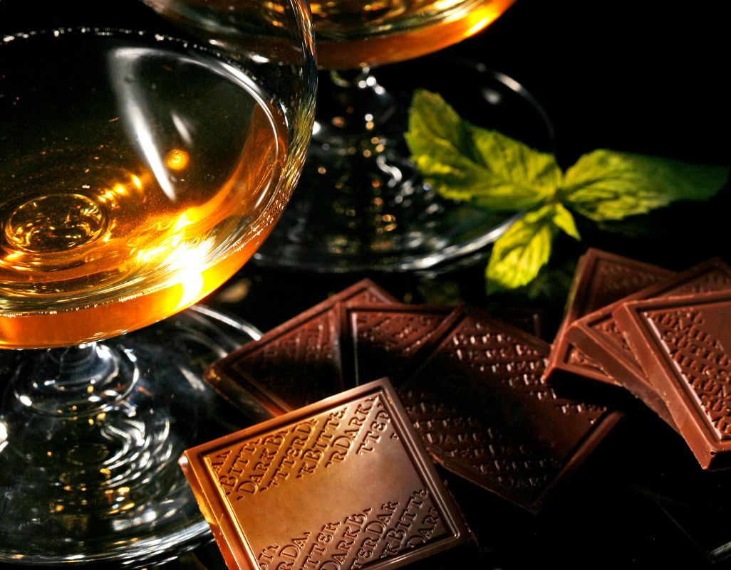 De Qué Está Hecho el Whisky: Una Guía Completa