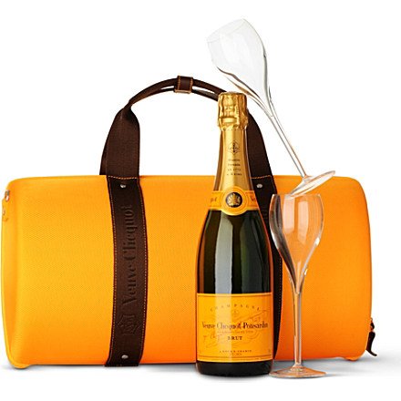 Champagne VEUVE CLICQUOT Brut Botella 750ml + Maleta y Copas