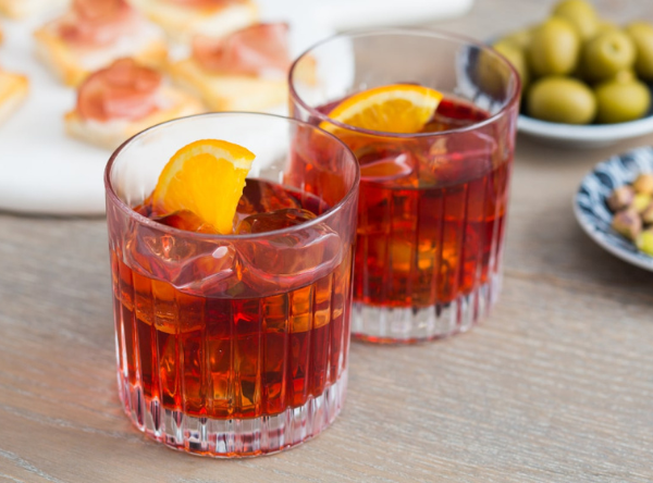 Cómo Preparar un Cóctel Negroni Perfecto: Receta, Tips y Variantes