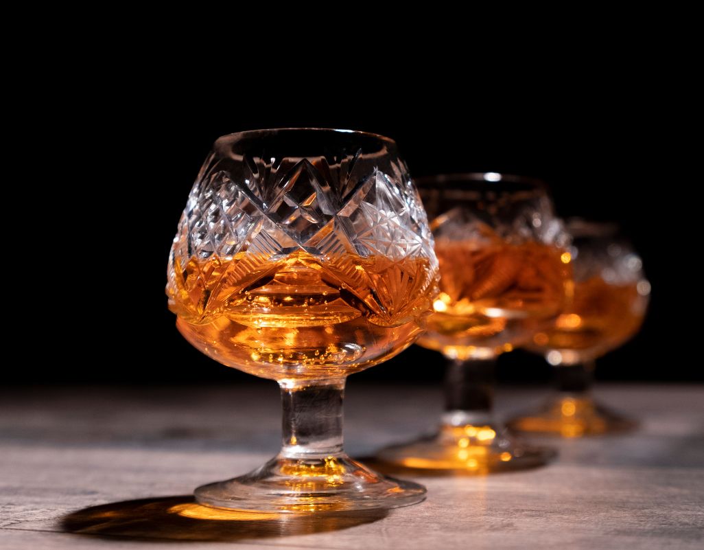 Whisky: Descubre con Qué se Toma para una Experiencia de Sabor Óptima